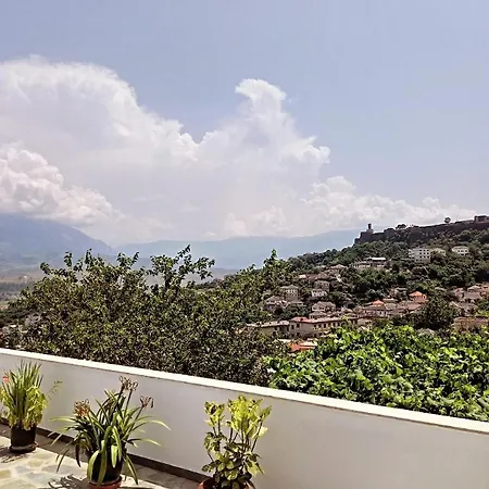 Jons Gjirokastër